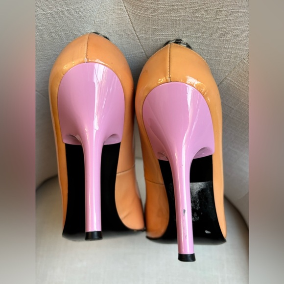 Emanuel Ungaro Fuchsia Vintage heels Size M7. - Picture 4 of 7